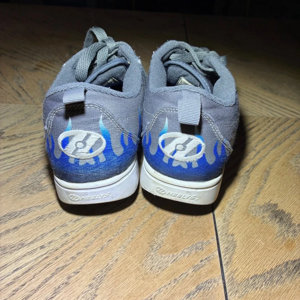 Heelys skate shoes